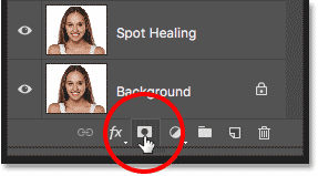Al hacer clic en el icono Agregar máscara de capa en el panel Capas en Photoshop