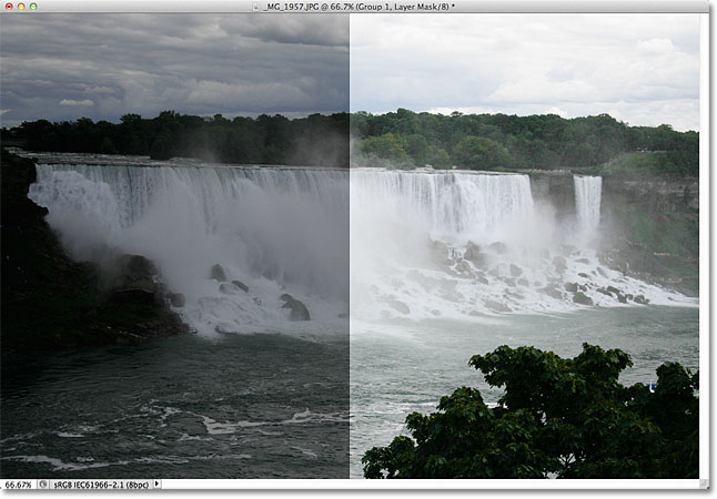Ilumine las fotos subexpuestas con el modo de fusión de pantalla en Photoshop.  Imagen © 2011 Photoshop Essentials.com
