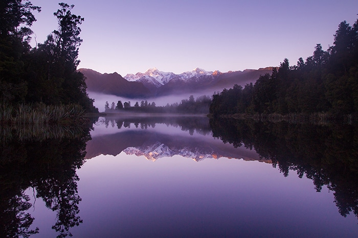 Fotografía de paisaje del lago Matheson, Nueva Zelanda