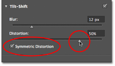 Las opciones de Distorsión para el filtro Tilt-Shift en Photoshop CS6.