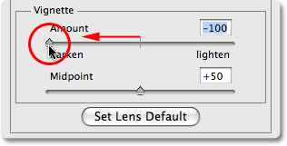 El control deslizante de cantidad de viñeta en el cuadro de diálogo Corrección de lente en Photoshop.