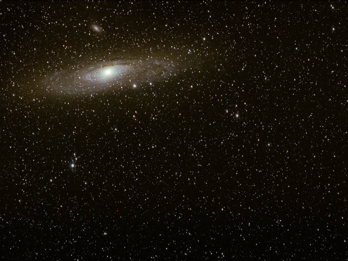 Fotografía nocturna de un cielo lleno de estrellas Galaxia de Andrómeda