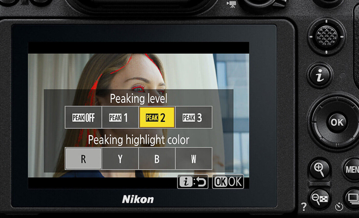 Una vista de cerca de cómo cambiar la configuración en Nikon Z7 sin espejo