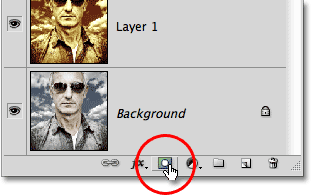 Haciendo clic en el icono de Máscara de capa en el panel Capas en Photoshop.
