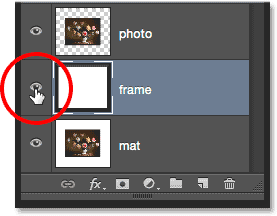 Haciendo clic en el icono de visibilidad de la capa del marco en el panel Capas.