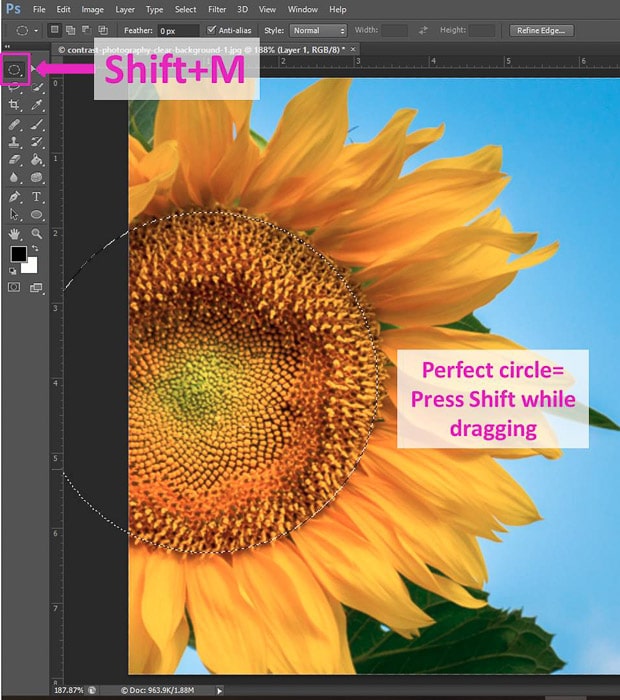 Captura de pantalla del uso del acceso directo de la herramienta de marco elíptico en Photoshop