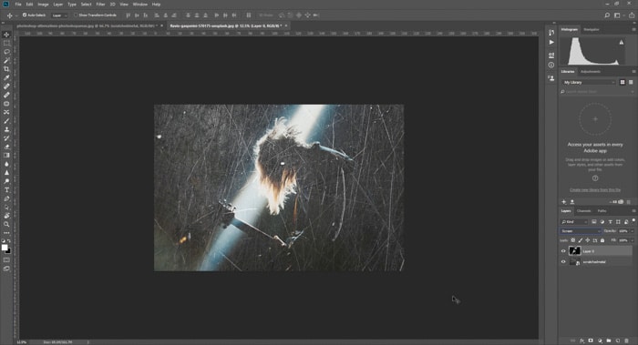 Captura de pantalla de cómo agregar un fondo de textura rayada a una foto en Photoshop
