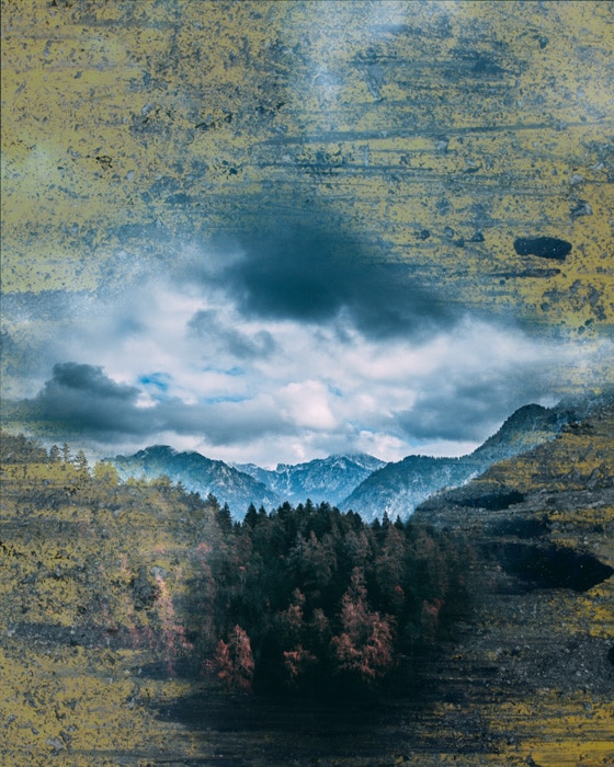 Una escena de paisaje espectacular con textura de photoshop gris y ocre rasposa agregada