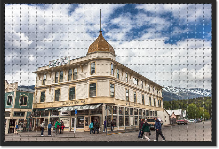 La herramienta Recorte de perspectiva agrega una cuadrícula de perspectiva a la imagen en Photoshop