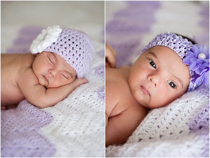 Dos fotos de un bebé recién nacido con una diadema de lavanda, durmiendo sobre una manta blanca y lavanda