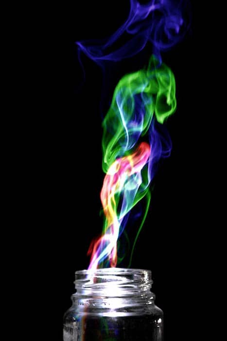 Una imagen de humo de colores usando el efecto Harris