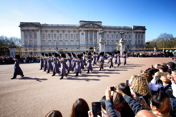 el cambio de guardia fuera del palacio de Buckingham - fotografía en Londres