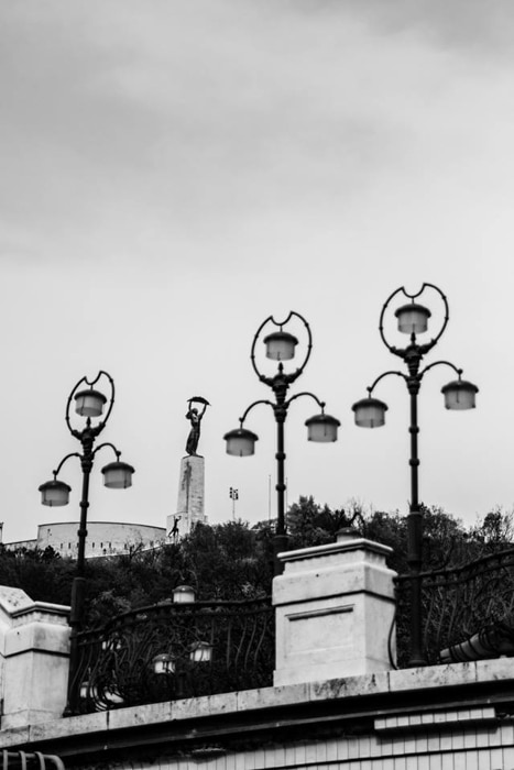 foto en blanco y negro de Gellért Hill - mejores lugares para fotografiar en Budapest