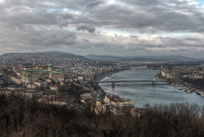 Una vista impresionante de Budapest desde Gellért-Hill - lugares de fotografía en Budapest