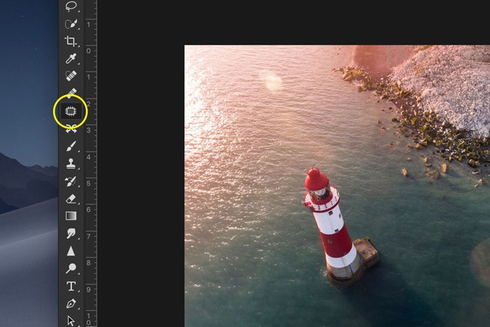 Captura de pantalla del uso de la herramienta de parches de Adobe Photoshop
