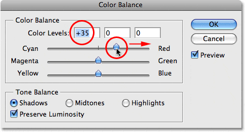 Arrastrar el control deslizante superior hacia el rojo en el cuadro de diálogo Balance de color.
