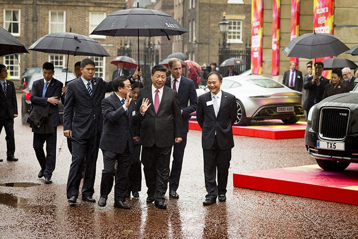 Xi Jinping en el show de St James 'Palace en Londres con una Leica M10