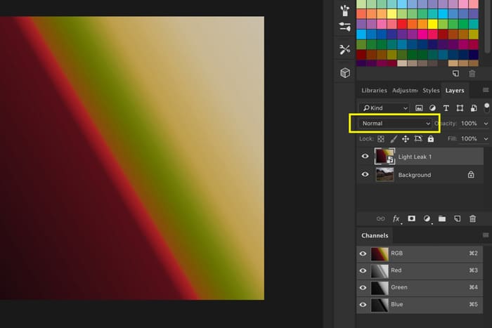 Una captura de pantalla que muestra cómo usar las superposiciones de fugas de luz en Photoshop: cambiar el modo de fusión