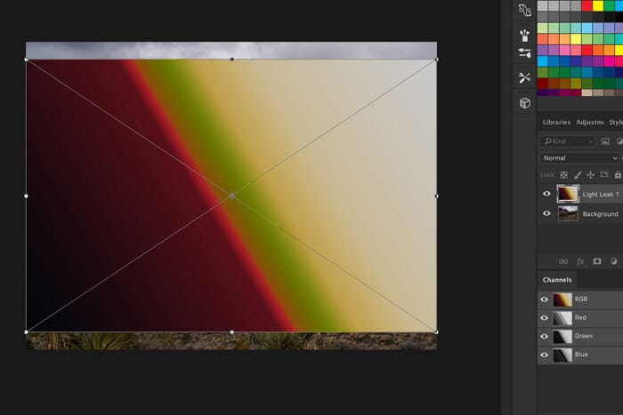 Una captura de pantalla que muestra cómo usar las superposiciones de fugas de luz en Photoshop: cambiar el tamaño o la posición 