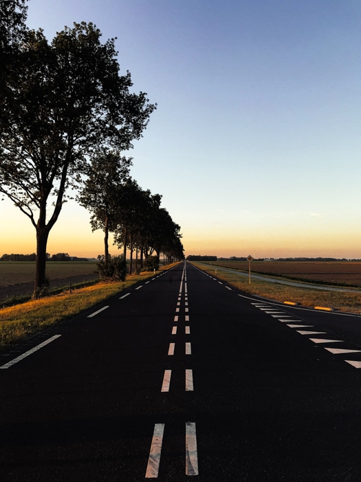 una foto de una carretera como ejemplo de un camino fotográfico