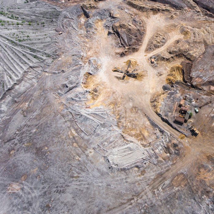 Una toma de fotografía aérea industrial de una mina.