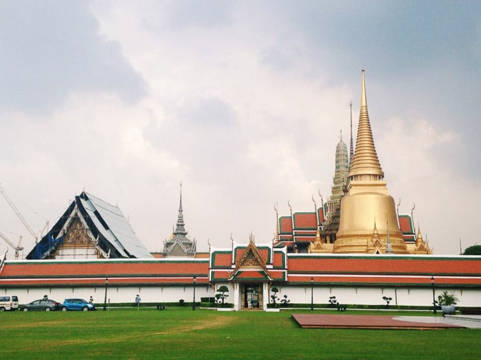 Fotografía arquitectónica del exterior de un templo procesada con VSCOcam con preset c1.  Consejos de Instagram para fotografía de redes sociales.