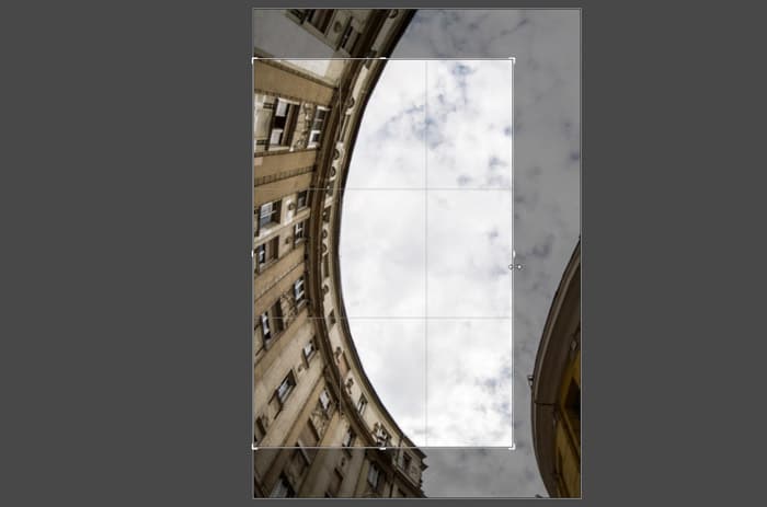 captura de pantalla de edición y recorte de una imagen arquitectónica: la importancia de los megapíxeles.