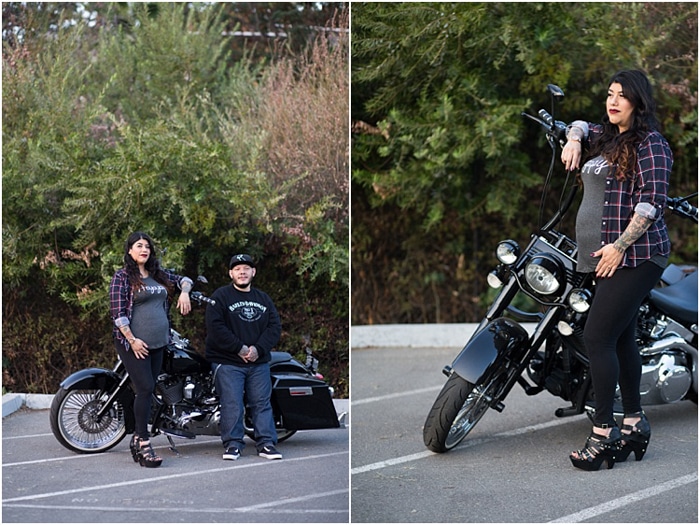 Pareja romántica sesión de fotos de maternidad al aire libre, con moto
