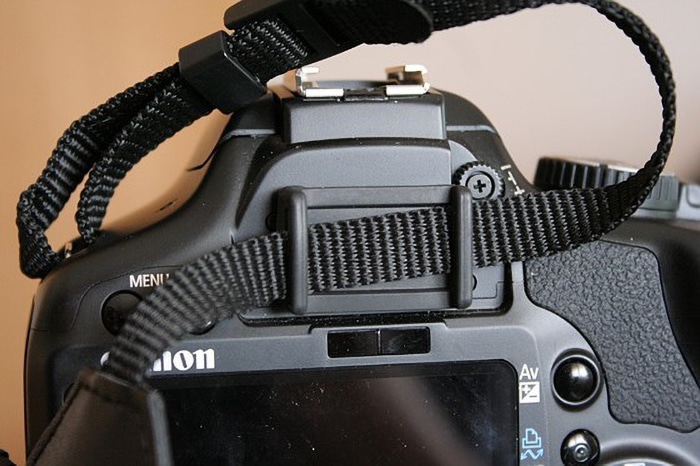 La cubierta para el visor óptico de una Canon DSLR.