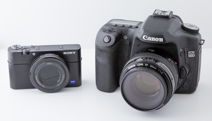 Una cámara sin espejo sony junto a una canon dslr - mirrorless vs dslr