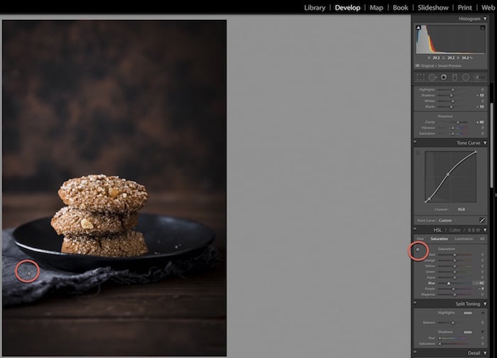 Toma de la interfaz de Adobe Lightroom, editando una foto de galletas de jengibre.