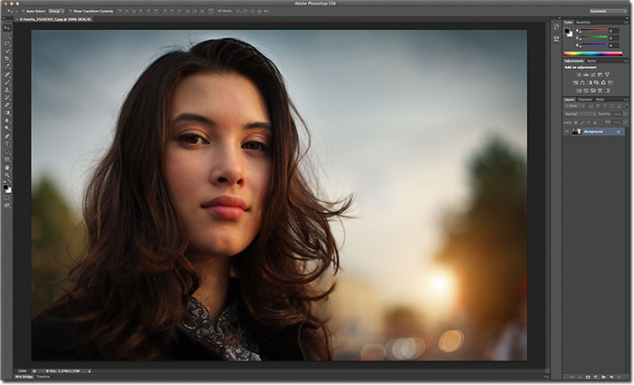 La nueva interfaz más oscura en Photoshop CS6.