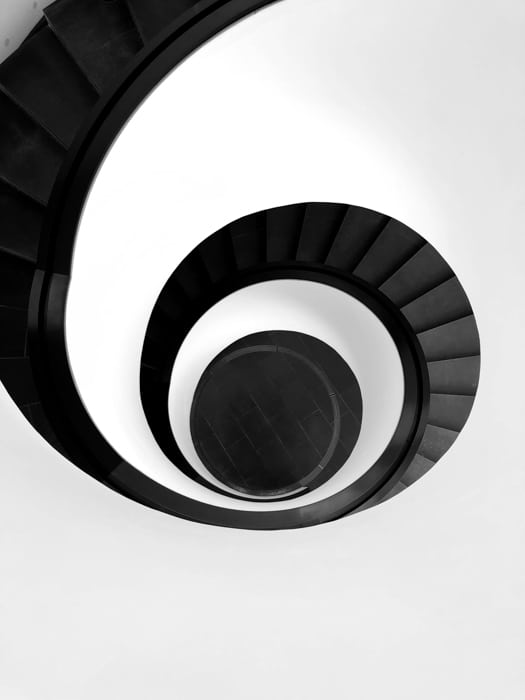 Una escalera de caracol que muestra el equilibrio radial.