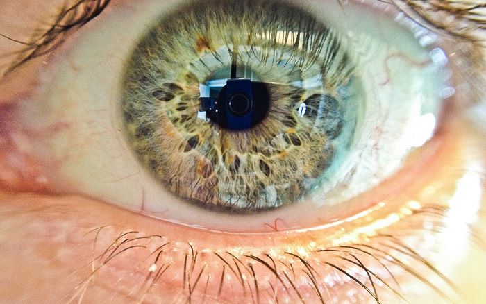 fotografía macro de un ojo humano
