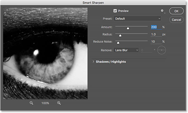El cuadro de diálogo Smart Sharpen se abre en Photoshop CS6.