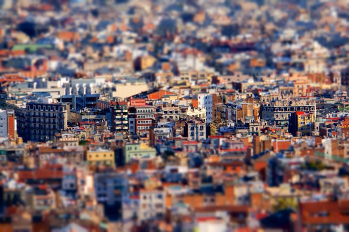 Una fotografía cenital de un paisaje urbano con una lente de cambio de inclinación