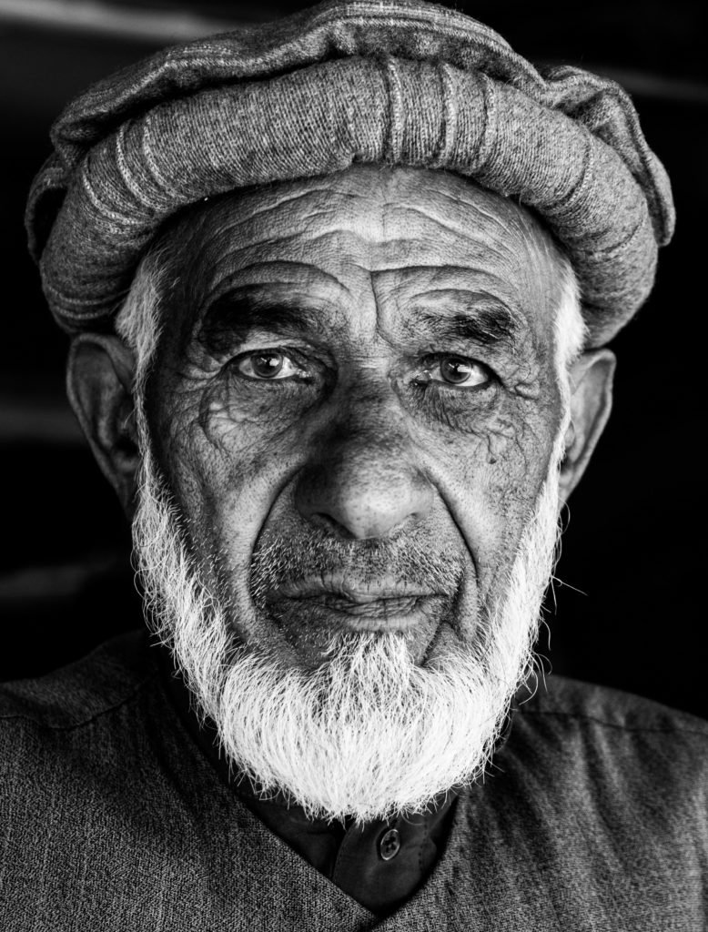 ¿Qué es la fotografía callejera? - Veteran Tribesman Pakistan por Imran Zahid
