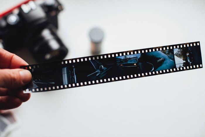 Una imagen de un negativo de película de 35 mm