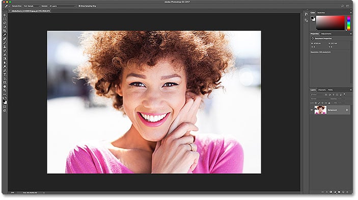 El tema de color predeterminado en Photoshop CC.  Imagen 64400010 con licencia de Adobe Stock.