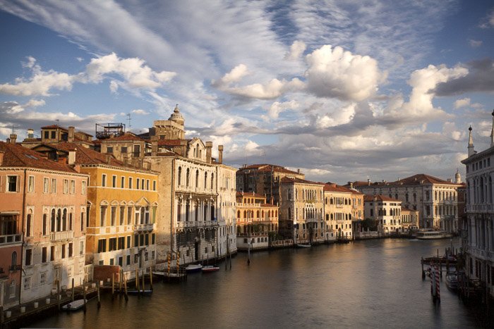 La vista desde el otro lado del puente de la Academia - las mejores fotos de Italia