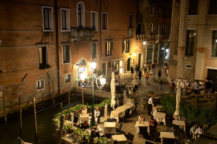 Una plaza en Venecia de noche - Consejos para las fotos de Venecia