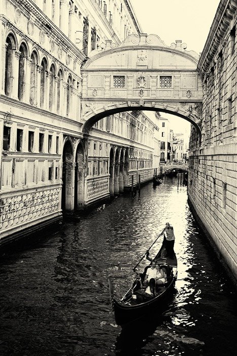 El puente de los Suspiros, uno de los puentes más conocidos de Venecia: cómo tomar excelentes fotos de Venecia