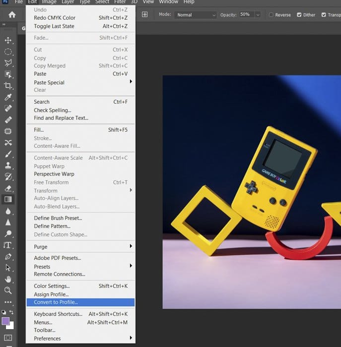 Una captura de pantalla que muestra cómo convertir un archivo rgb en Photoshop