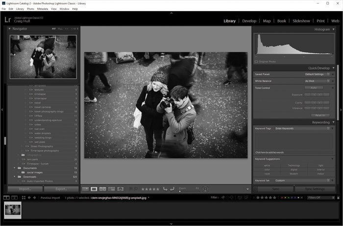 una captura de pantalla que muestra cómo voltear una imagen en Lightroom