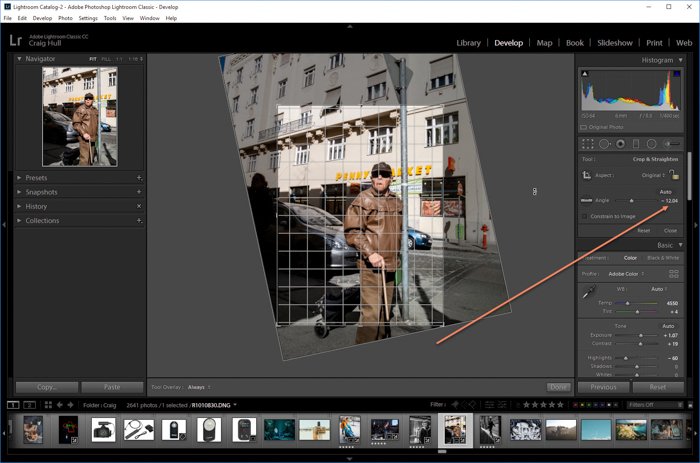 una captura de pantalla que muestra cómo enderezar una imagen en Lightroom