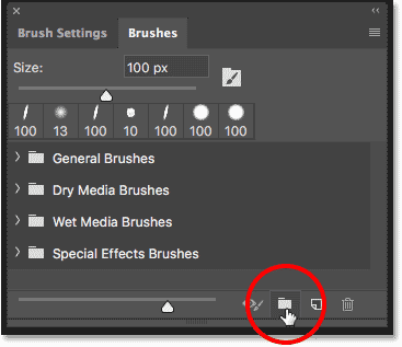 Los conjuntos de pinceles predeterminados en el panel Pinceles en Photoshop CC 2018.