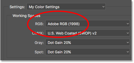 El cuadro de diálogo Configuración de color que muestra Adobe RGB como el espacio de trabajo RGB.