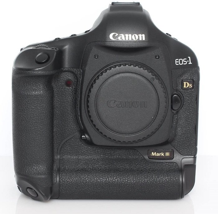una imagen del cuerpo de una cámara Canon EOS 1D X Mark III (2)