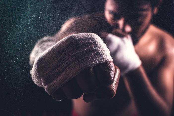 foto de primer plano del puño de un boxeador