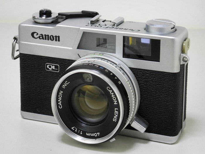 una imagen de la cámara Canon Canonet GIII QL17 de 35 mm